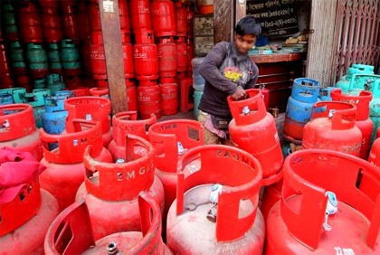 ১২ কেজি সিলিন্ডার গ্যাসের দাম কমলো ১ টাকা