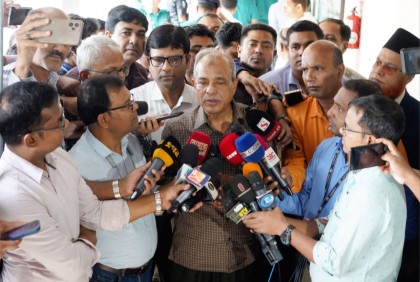 রাস্তায় দোকানপাট বসতে দেওয়া হবে না: স্বরাষ্ট্র উপদেষ্টা

