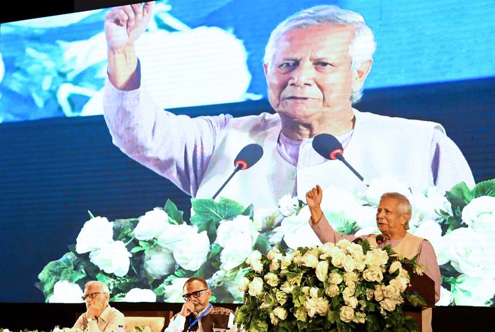 বিশ্বই যেন বাংলাদেশের কাছে আসে সেভাবেই দেশকে গড়তে হবে : প্রধান উপদেষ্টা

