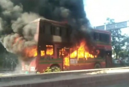 কুড়িল বিশ্বরোডে বিআরটিসি বাসে আগুন 