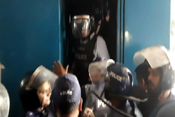 সাবেক মন্ত্রী আব্দুর রাজ্জাক ১৫ দিনের রিমান্ডে