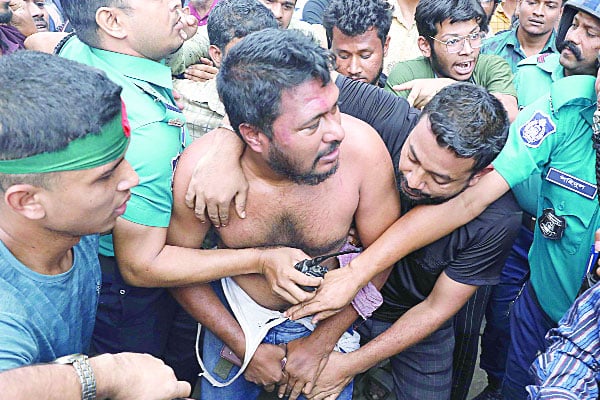 মারধর, আটক অর্ধশতাধিক