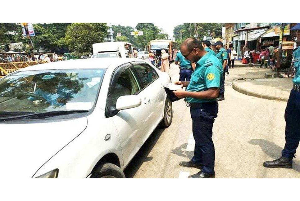 ট্রাফিক আইন লঙ্ঘনে ২১৮৩ মামলায় জরিমানা আদায়