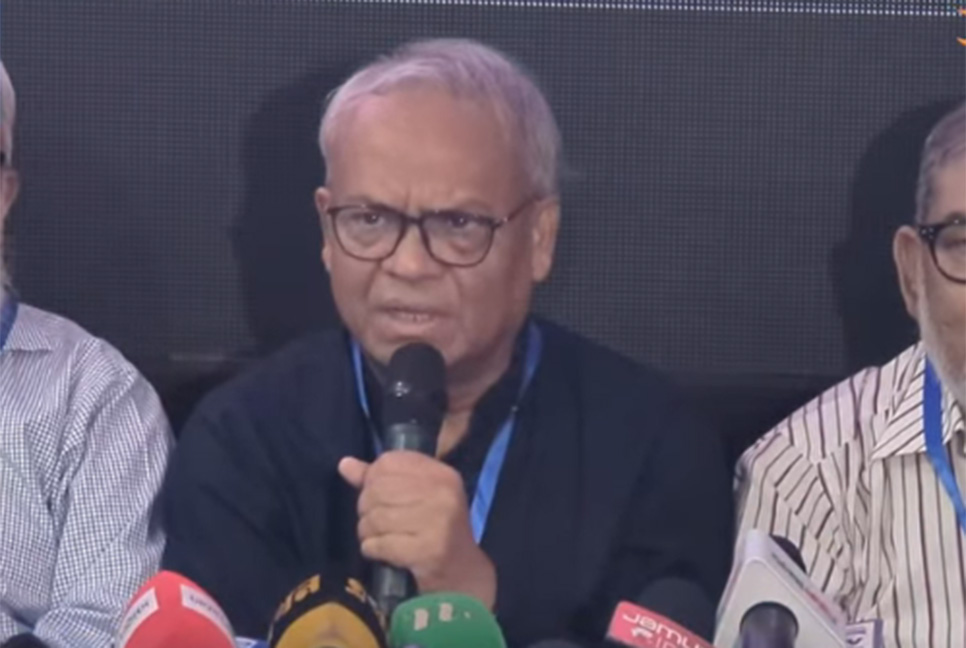 শেখ মুজিবের ছবি নামানো ইস্যুতে সেই বক্তব্যের জন্য দুঃখ প্রকাশ রিজভীর