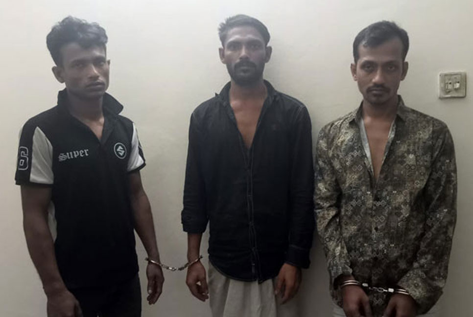 বাড্ডায় ডাকাতির প্রস্তুতিকালে দেশীয় অস্ত্রসহ গ্রেফতার ৩