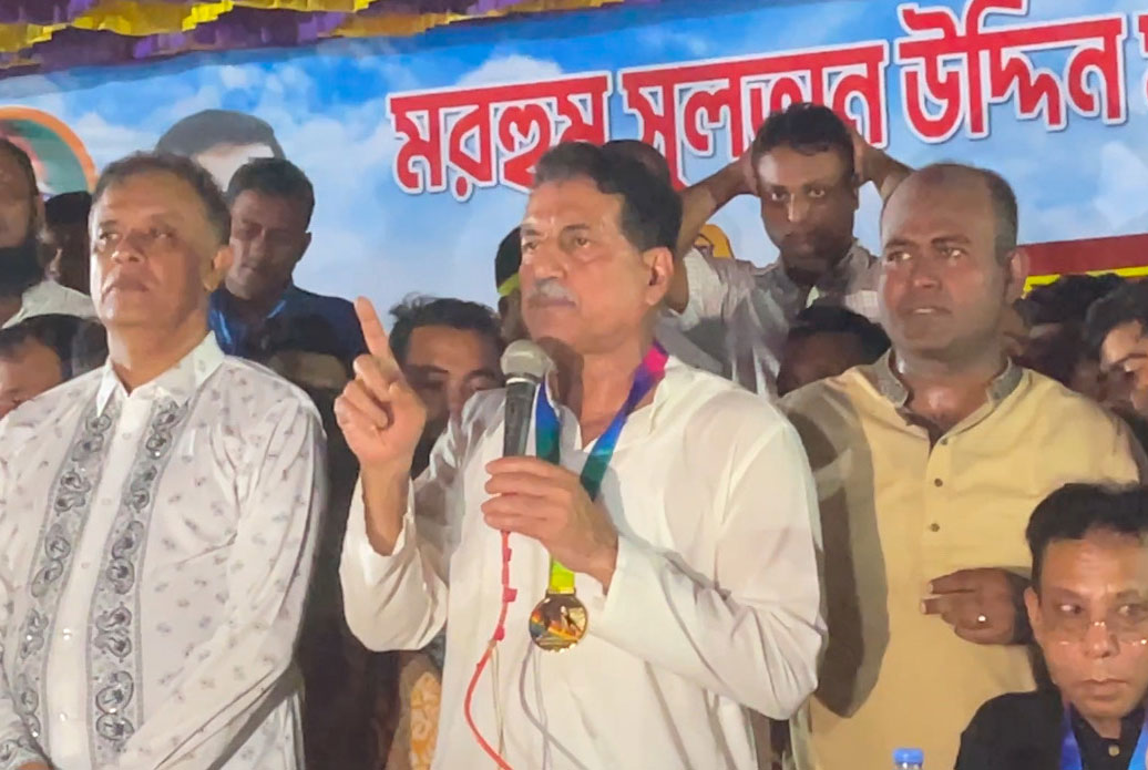 শেখের বেটি নাকি পালায় না, আজ কোথায় তিনি: খায়রুল কবির 

