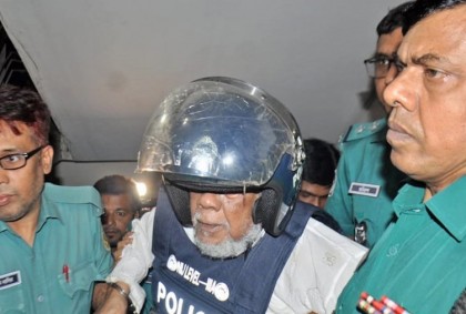 রিমান্ড শেষে কারাগারে আমির হোসেন আমু 