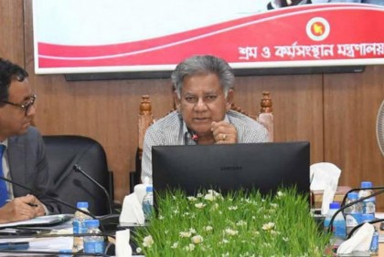 কারখানায় মজুরি বোর্ড বাস্তবায়ন না করলে কঠোর ব্যবস্থা : শ্রম উপদেষ্টা