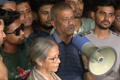 উপদেষ্টাদের আশ্বাসে সড়ক থেকে হাসপাতালে ফিরলেন আহতরা