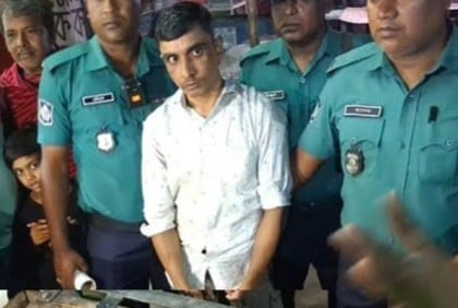 খুলনায় এক্স-রে করে পেটের মধ্যে পাওয়া গেল ৮টি স্বর্ণের বার
