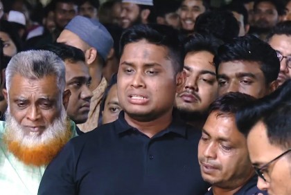 ফ্যাসিবাদের মূল উৎপাটন না হওয়া পর্যন্ত রাজপথে থাকবো : হাসনাত আব্দুল্লাহ