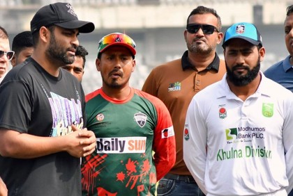 ইমরুলকে বিদায়ী ম্যাচে সম্মাননা জানাতে মাঠে তামিম-আশরাফুল-নান্নু
