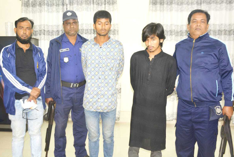 পবিপ্রবিতে মাদক সরবরাহের সময় ৩ বহিরাগত আটক