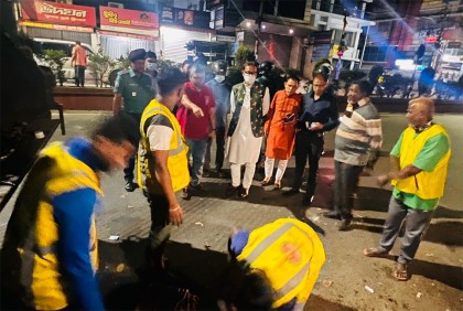 গভীর রাতে সারপ্রাইজ ভিজিটে মেয়র শাহাদাত
