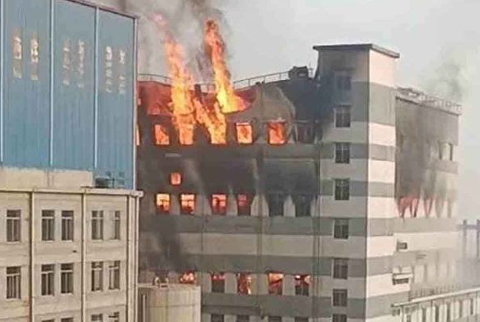 মেঘনা গ্রুপের টিস্যু কারখানায় আগুন, নিয়ন্ত্রণে ১৪ ইউনিট