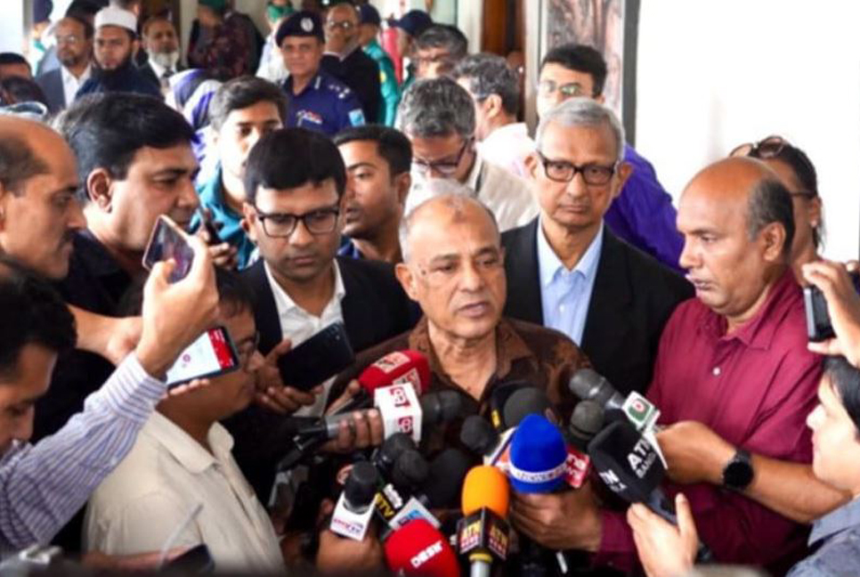বিজয় দিবস ঘিরে কোনো ধরনের নাশকতার ঝুঁকি নেই : স্বরাষ্ট্র উপদেষ্টা