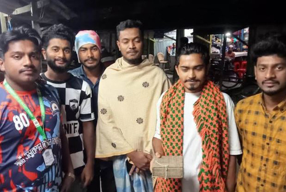 বিষধর দুই পদ্ম গোখরা সাপের বাচ্চা উদ্ধার