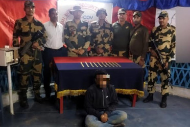 বাংলাদেশ–ভারত সীমান্তে ৪.৩৬ কোটি রুপি মূল্যের স্বর্ণ উদ্ধার, আটক ১
