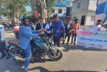 ট্রাফিক আইন মেনে চলতে চালকদের সচেতন করল বসুন্ধরা শুভসংঘ