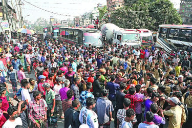 ব্যাটারিচালিত অটোরিকশা চালকদের বিক্ষোভ, সংঘর্ষ