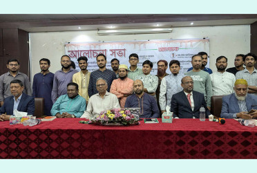 হাসিনার পতন হলেও ফ্যাসিবাদ মাঠে সক্রিয় : মাহমুদুর রহমান