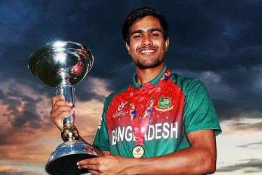 দুই ম্যাচ নিষিদ্ধ বিশ্বকাপ জয়ী অধিনায়ক আকবর