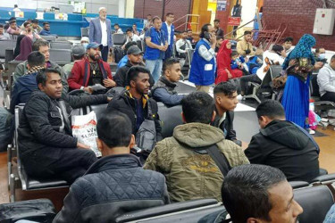 লেবানন থেকে ফিরলেন আরও ৮২ বাংলাদেশি