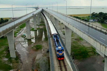 পদ্মা সেতু হয়ে ঢাকা-বেনাপোল ট্রেন চলাচল শুরু ডিসেম্বরে