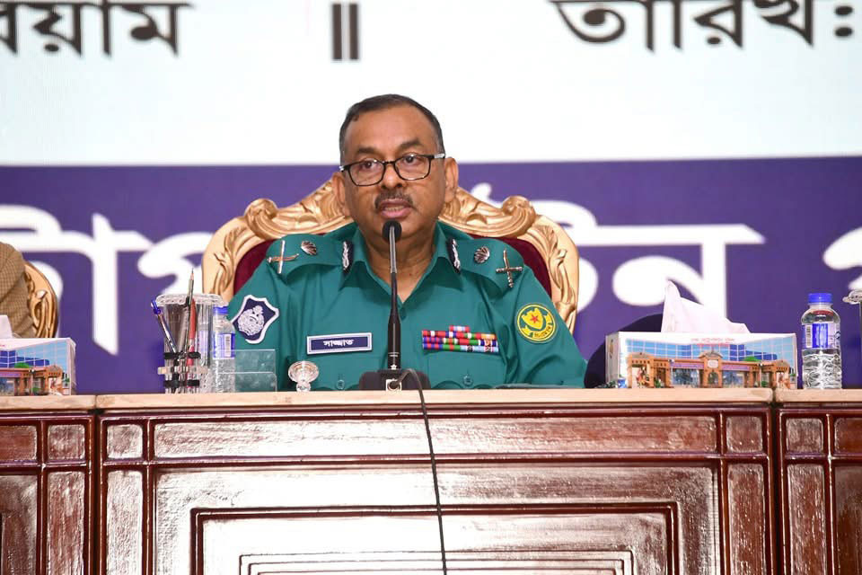 যে কোনো পরিস্থিতিতে জনগণকে সর্বোচ্চ সেবা দিতে চাই: ডিএমপি কমিশনার