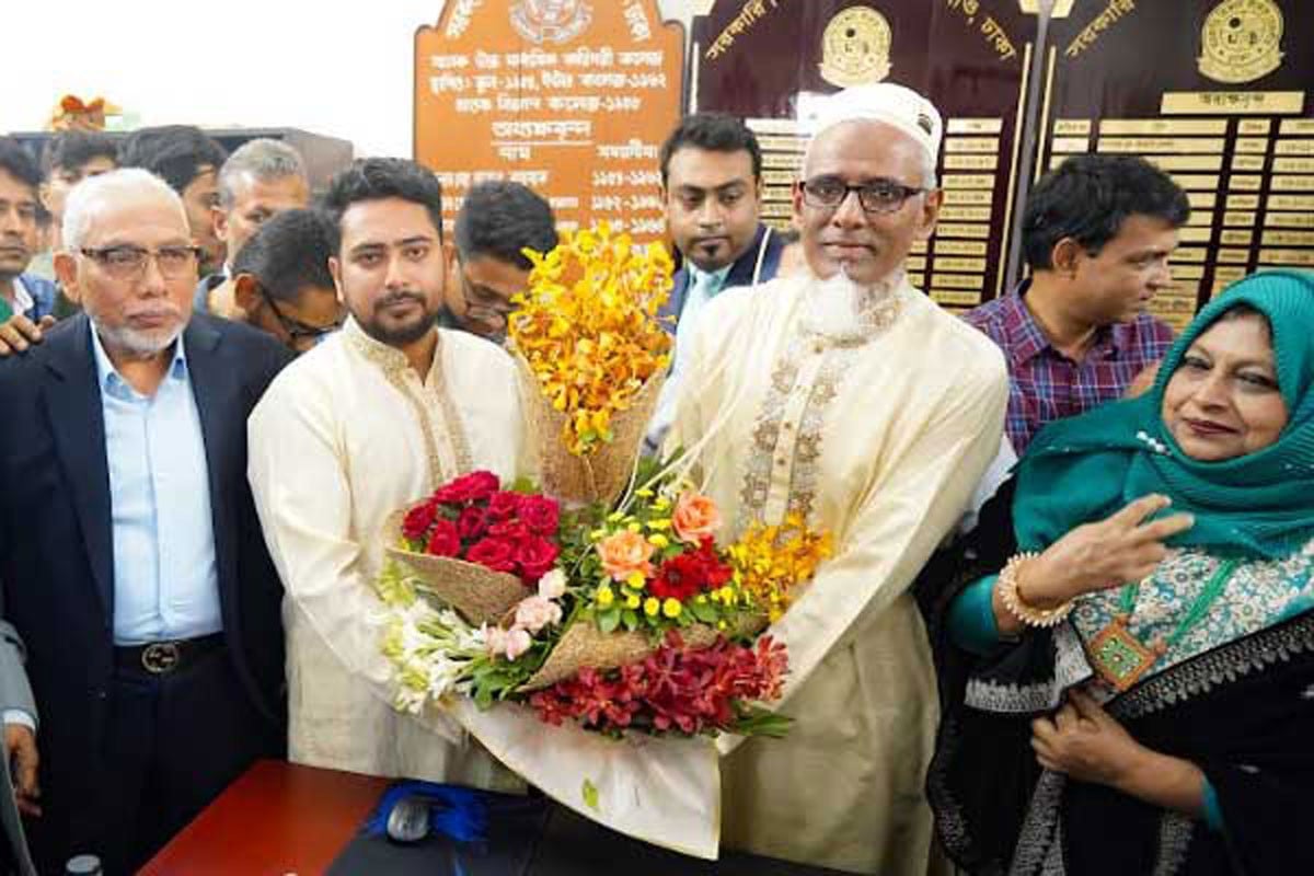 আমাকে ‘স্যার’ বলার দরকার নেই, আমি আপনাদের ভাই: নাহিদ