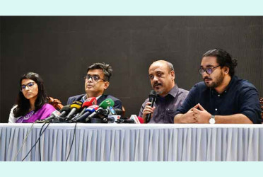 গুজব প্রতিরোধে সহায়তা চায় প্রধান উপদেষ্টার প্রেস উইং