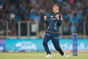 ১৯ বছরের স্পিনারকে ১০ কোটিতে নিল চেন্নাই