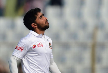 ফিফটি করেই আউট মুমিনুল