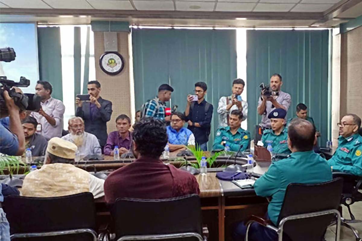 ডিএমপি কমিশনারের সঙ্গে বৈঠকে অটোরিকশা চালকদের প্রতিনিধি দল