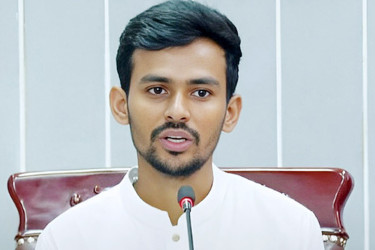 শিক্ষার্থীদের সংঘর্ষ : সব পক্ষকে ধৈর্য ধরার আহ্বান উপদেষ্টা আসিফের