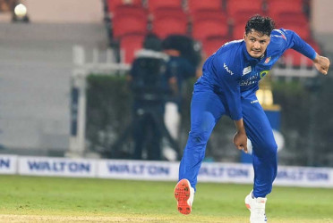 সেই গাজানফারকে কত টাকায় কিনলো মুম্বাই?