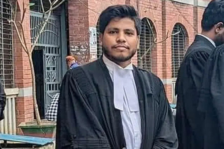 আদালত প্রাঙ্গণে আইনজীবী হত্যা