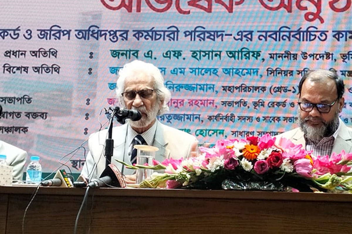 ‘সরকারি চাকরিজীবীদের মানুষের কল্যাণে আত্মনিবেদিত হতে হবে’