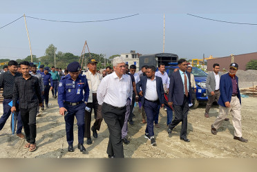 সিরাজদীখানে কেমিক্যাল শিল্পপার্ক পরিদর্শনে শিল্প উপদেষ্টা