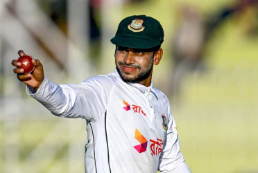 বড় হারের জন্য ব্যাটিং ব্যর্থতাকে দায়ী করলেন মিরাজ