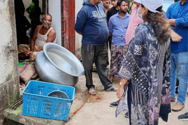 অস্বাস্থ্যকর পরিবেশে খাদ্য তৈরির দায়ে জরিমানা