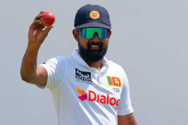 দ্রুততম ১০০ উইকেটের মাইলফলকে জয়সুরিয়া