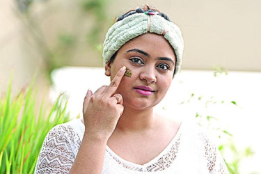 মুখে বলিরেখা! রইল সমাধান