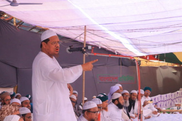 বাংলাদেশ নিয়ে ভারতের পার্লামেন্টে আলোচনা কেন, প্রশ্ন চরমোনাই পীরের