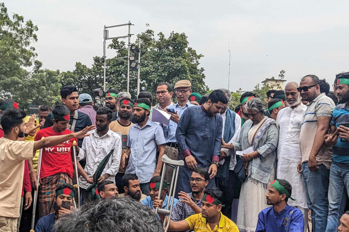 অগ্রাধিকার ভিত্তিতে রাষ্ট্রকে আহতদের ও শহীদ পরিবারের বিষয় দেখতে হবে