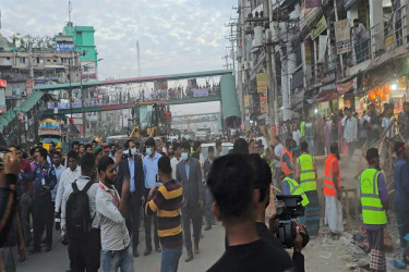 সাভারে মহাসড়কের দু’পাশে এক হাজার অবৈধ স্থাপনা উচ্ছেদ