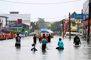 মালয়েশিয়া-থাইল্যান্ডে বন্যায় ১ লাখ ৩৫ হাজার মানুষ ঘরছাড়া