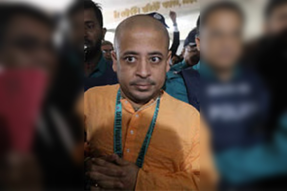 চিন্ময়ের পক্ষে ছিলেন না আইনজীবী, জামিন শুনানি পেছালো