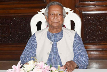 বিকেলে রাজনৈতিক দলের সঙ্গে বৈঠকে বসবেন প্রধান উপদেষ্টা