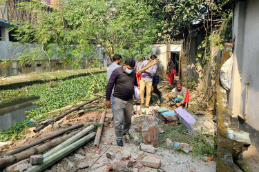 রংপুরে শ্যামাসুন্দরী খাল দখলমুক্ত করতে উচ্ছেদ অভিযান